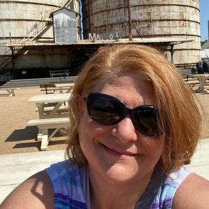 Meet your Posher, Julie